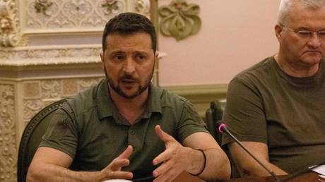 Zelensky held ‘closed talks’ with top British generals — RT Russia & Former Soviet Union