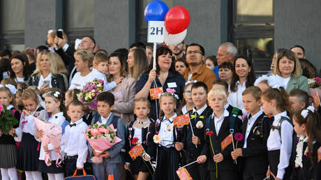 Putin backs teaching Chinese in Russian schools — RT Russia & Former Soviet Union