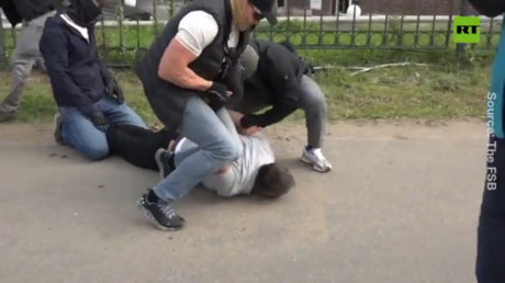 Smugglers caught supplying weapons parts to Ukraine – FSB — RT Russia & Former Soviet Union