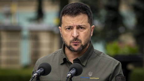 Zelensky issues ultimatum to EU over grain ban — RT World News