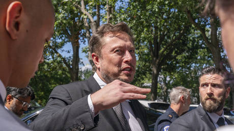 EU issues ultimatum to Elon Musk — RT World News