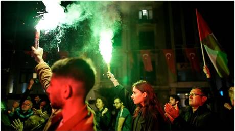 Israel tells citizens to leave Türkiye — RT World News