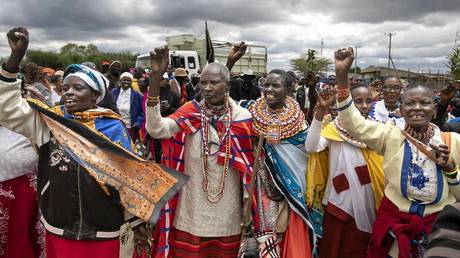 Kenyans demand compensation for fire set by British Army — RT Africa