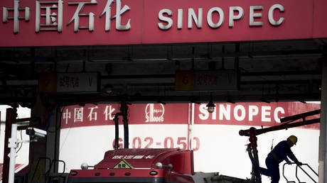 Ukraine adds Chinese energy giants to ‘war sponsors’ list — RT World News