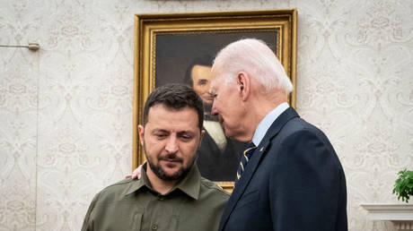 White House proposes to cut Ukraine financial support — RT World News