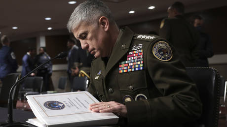 Американские шпионы расследовали «пробуждающую» записку — RT World News