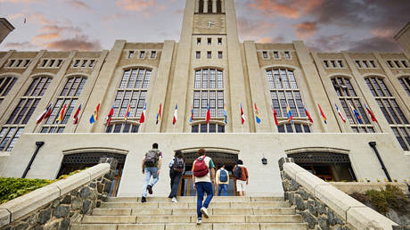 Американские студенты отказываются от иностранных языков – репортаж — RT World News