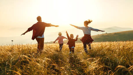 Путин объявляет Год семьи — RT Россия и бывший Советский Союз