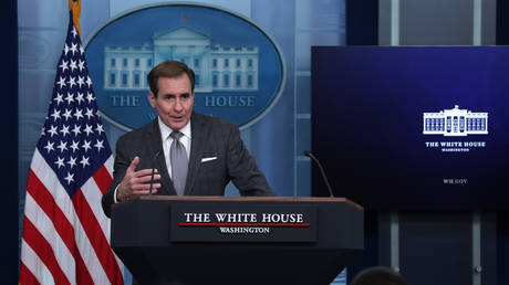 Белый дом признал, что времени на получение денег от Украины истекает — RT World News