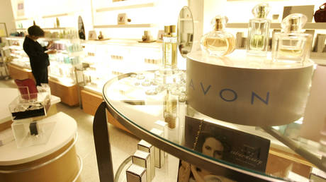Британско-американский косметический гигант останется в России — «Ъ» — RT Business News