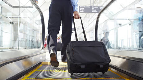 Испания «незаметно высылает» двух сотрудников посольства США – El Pais – RT World News