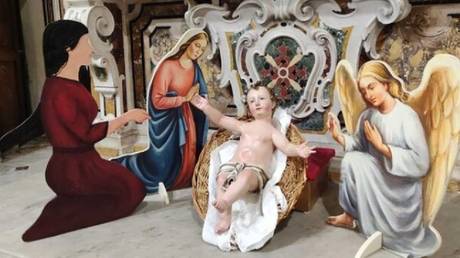 Итальянцы требуют осуждения церковью лесбийского вертепа — RT World News