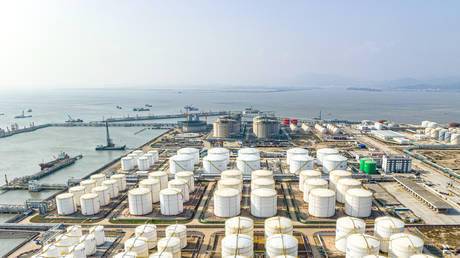 Поставки российской нефти в ЕС упали на 90% – официально — RT Business News