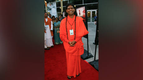 Правительственный чиновник уволен после подписания соглашения с фейковой страной — RT World News