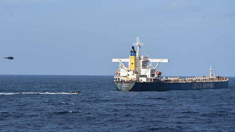 Индия спасает 15 своих граждан на корабле, захваченном в Аравийском море — RT India