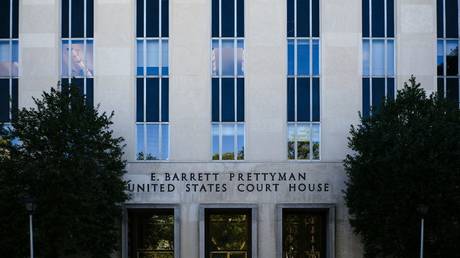 Судью Трампа «отшлёпали» в Вашингтоне — RT World News