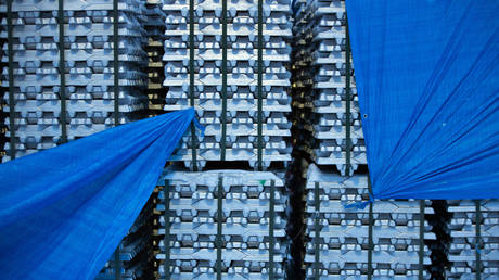 ЕС не может запретить российский алюминий — Politico — RT Business News