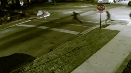 Индийский студент подвергся жестокому нападению в «столице убийств США» (ВИДЕО) — RT India