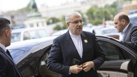 Израиль стоит за взрывами иранских трубопроводов – Тегеран — RT World News