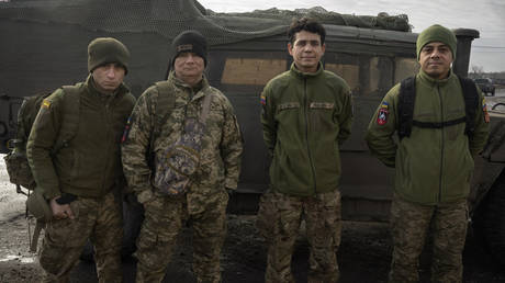 Южноамериканская страна отрицает, что предоставляет наемников Украине — RT World News