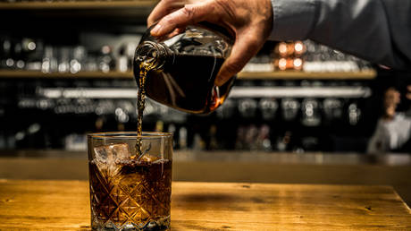 Маленькая страна ЕС стала крупнейшим поставщиком виски в Россию – СМИ — RT Business News