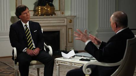 Настоящие пропагандисты — это те, кто отвергает интервью Такера Карлсона Путину — RT World News