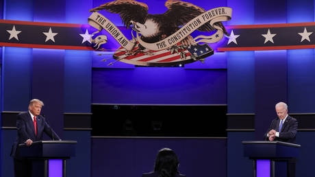 Путин делает выбор между Трампом и Байденом — RT World News