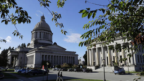 Штат США пытается запретить полицию «связывать свиней» — RT World News