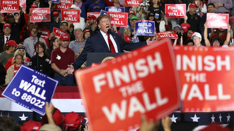 Трамп планирует депортировать «миллионы» — Axios — RT World News