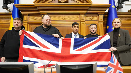 Великобритания еще более враждебна, чем США – Лавров — RT World News