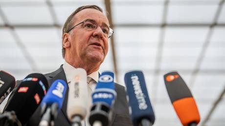 Германия винит в утечке «российскую информационную войну» — RT World News