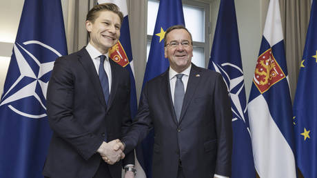 Никто не хочет вводить войска в Украину – Германия — RT World News