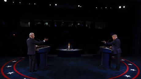 США — не демократия — Путин — RT World News