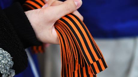 Европейская страна призывает людей не носить символ победы над нацистами во Второй мировой войне — RT Россия и бывший Советский Союз