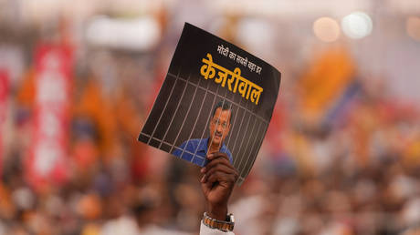 Главного министра Дели отправили в тюрьму по делу об отмывании денег — RT India