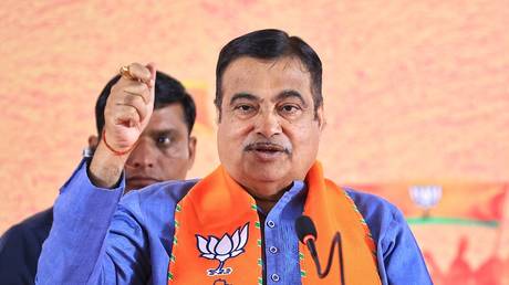 Индийский министр потерял сознание на предвыборном митинге (ВИДЕО) — RT India