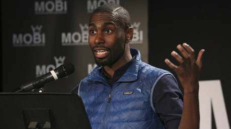 Полицейский может подать в суд на активиста Black Lives Matter – Верховный суд США – RT World News