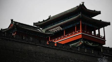 Половина платежей России и Китая осуществляется через третьих лиц — Reuters — RT Business News