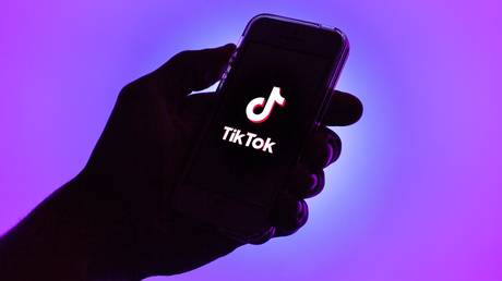 Приложение TikTok так же токсично, как сигареты – ЕС — RT World News
