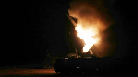 США тайно отправили Украине ракеты ATACMS – СМИ — RT World News