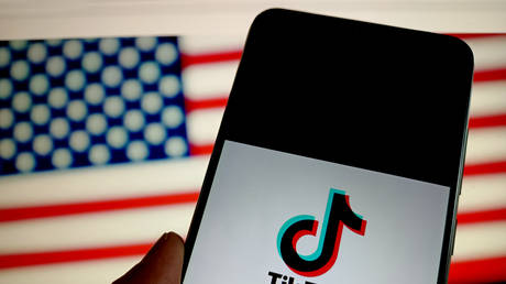 США устанавливают отсчет времени для TikTok — RT World News