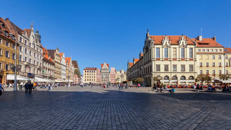 Страна ЕС уволила чиновника после странной тирады X — RT World News