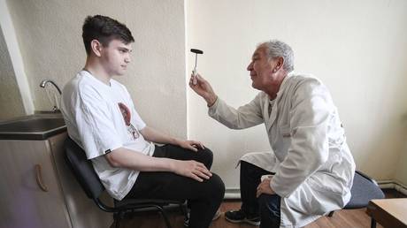 Все украинцы мужского пола должны пройти медицинское обследование перед новым призывом — RT Россия и бывший Советский Союз