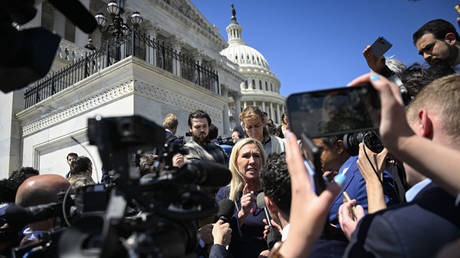 Законодатель США требует «доказательств» опасений ЦРУ по поводу России — RT World News