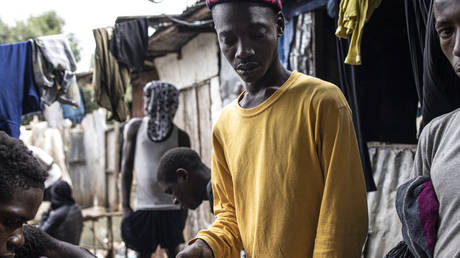 Западноафриканская страна объявляет чрезвычайную ситуацию из-за препарата, предположительно изготовленного из человеческих костей — RT Africa