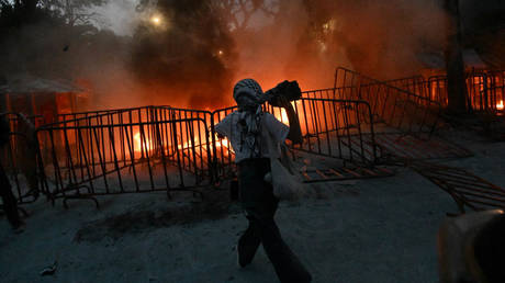 Посольство Израиля в Мексике подожгли (ВИДЕО) — RT World News