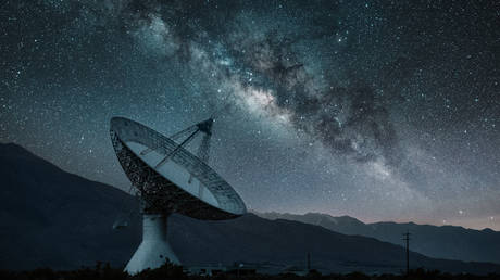 Ученый выдвигает «болезненную» теорию о том, почему инопланетяне не вступили в контакт — RT World News