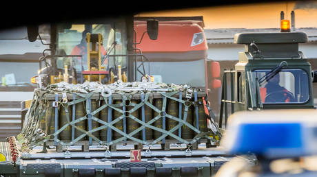 Военная помощь США Украине — это «мошенничество», говорит основатель Blackwater Такеру Карлсону — RT World News