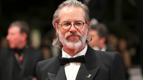 Журнал вырезал значок Палестины с фотографии голливудской звезды — RT Entertainment