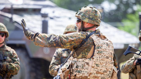 Германия против планов Франции отправить военных инструкторов в Украину — Welt — RT World News